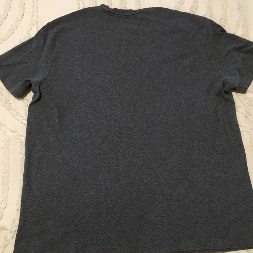 Banana Republic XL Men's Classic Gray T-Shirt